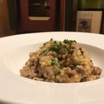 ワイン＋つまみ Nomka - 豚ひき肉のつぶつぶパスタ