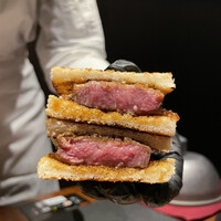 焼肉牛印 銀座店 - シャトーブリアンステーキサンド