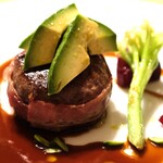 アピシウス - 鹿肉のビトーク　マデラソース　ピスタチオナッツの香り