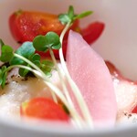 アピシウス - アミューズ：明石産タコのマリネ　イエロートマト