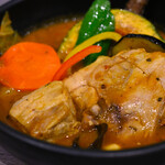 Rojiura Curry SAMURAI． - 豚角煮とチキン1/2と野菜(ライスS)@税込1,530円＋サクサクブロッコリー@税込275円