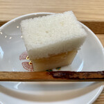 御料理 ひさまつ - 甘味 かるかんと林檎の羊羹