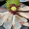 志摩の海鮮丼屋 - 刺身は鰆、鯛、鰤、ヒラマサでしょうか