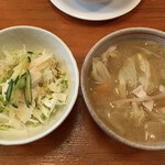 キッチン・オバサン - セットのサラダとお味噌汁