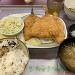 なみ - 地魚フライ定食   (ご飯は2種を盛ってみたw)