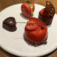 ERUTAN RESTAURANT BAR - 