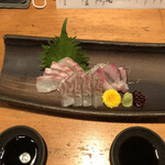 Kugurinabe Roppakuya - お刺身も美味しい