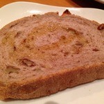 本町バール　月卯 - くるみ全粒粉パン