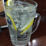 鶴亀 - チューハイ 300円(税込)(2022年12月28日撮影)