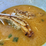 Kurumaya Ramen - 味覚が戻らない状態ですが、濃口のこの味噌スープとドボンは合います