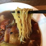 喰べちゃいな - 五目あんかけラーメン　麺アップ