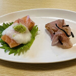 Sushi Akari - お通し　サーモンの山かけ　鯛の塩昆布和え