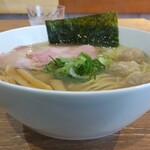 貝出汁ラーめんクラム - 横顔