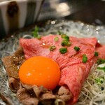 焼肉 拍手喝采 - 濃厚卵黄とかなりマッチしてた！