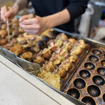 ナンクル - 敢えてボカしてますが、あんまり美味しそうではないです　黒焦げたこ焼きももいくつかあります