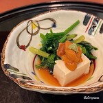 Tempura Kihachi - 胡麻豆富にバフン海胆､山葵菜添え