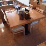 久兵衛屋 - テーブル席