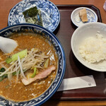 四川飯店 - 坦々麺セット
