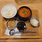 純豆腐 中山豆腐店 - 海鮮スンドゥブ定食