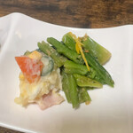 お食事処 だんらん日和 - 本日のランチ(¥1,650) 露地ほうれん草の和え物・ポテトサラダ