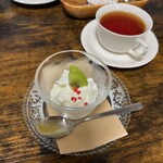 お食事処 だんらん日和 - 本日のランチ(¥1,650) デザート：信州ミルクの自家製ジェラート・紅茶