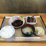 おふくろ亭 - ハンバーグ・イカ大根・ご飯味噌汁セット　2022/12/23