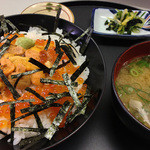 海鮮市場　摩季詩 - ウニイクラ丼定食
