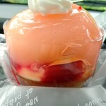 しょこら亭 - 桃のコンポート(生クリームあり)