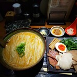 神楽 海老で鯛を釣る麺堂 - 