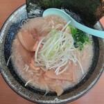 Ippin Kyo - 逸品居家系ラーメン+海苔増し