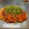 お好み焼きミミ - シーフードスペシャルそばにチーズとそばトッピング