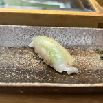 すし匠 - 皮はぎと芽ネギのにぎり