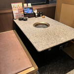 熟成焼肉いちばん - ボックス席