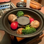 Yonezawa Gyuu Sumi Biyakiniku Uesugi - 星空の黒牛サーロインステーキランチ150g(2180円)　野菜