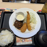 松のや - ハンバーグ＆海老1匹＆カニコロ定食