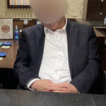 三酉屋 - 前回と今回の間に来た時の爆睡ピエロ（店主撮影）