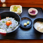 Ooarai Machi Gyokyou Kaachan No Mise - 生しらす丼定食