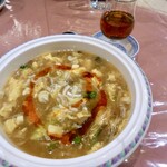 獅門酒楼 - サンラースープ。酢と胡椒を入れると更にスパイシー！