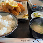 食事処 たなか - カキフライ定食 800円。