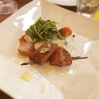 PIZZERIA347 by il pinolo - 国産牛のタリアータ ルーコラとトマトのサラダ仕立て
