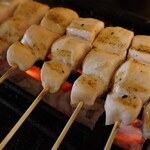 Yamato Warau Yakitoriya Ururu - 【むね】パサつきがちなむね肉ですが、ちゃんと調理するとすごく美味しいんです。