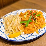 新宿ランブータン - もちもち自家製生麺パッタイ