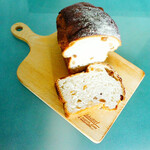 Namaze Hyutte - マロングラッセとマスカットのミルク山食パン