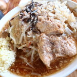 にかいや - ＜参考＞ラーメン（中盛）＋ヤクミヤサイにんにくアブラカラメ