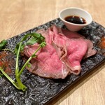 Meat＆Wine 肉酒場サルーテ - 国産牛ふわとろローストビーフ