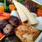 おかだ紅雪庭 - 蛸やわらか煮・鶏松風・筍など