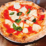 Pizzeria Kazzenari - 水牛モッツァレラチーズのマルゲリータ