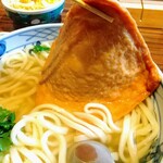 源平うどん - デッカイきつね！