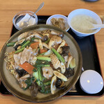 楽苑 - 五目あんかけ焼きそば