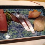 おいっちゃ - お造り　メジマグロ　真鯖軽〆　北寄貝　赤貝